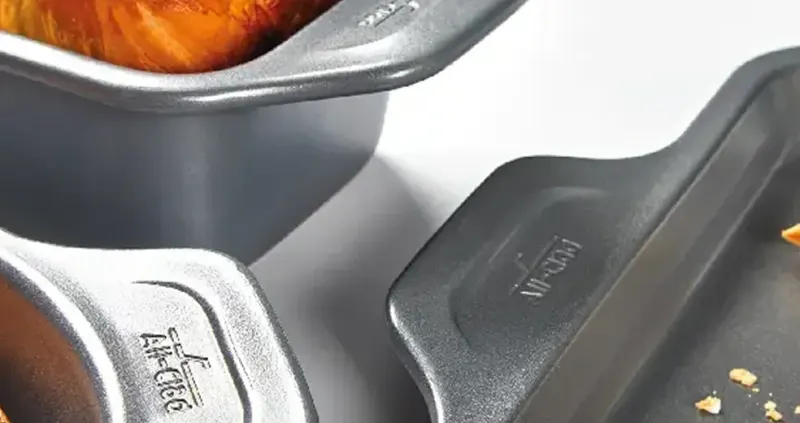 Nonstick bakeware pans